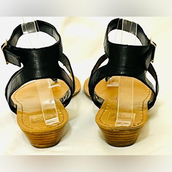 Dolce Vita Vasni Black with Metal Plated T-Strap Sandals Size 8.5 - Picture 4 of 11